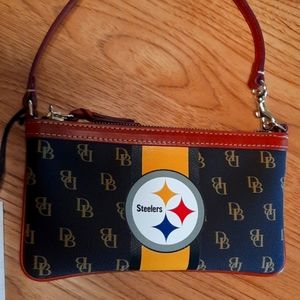 Dooney & Bourne wristlet